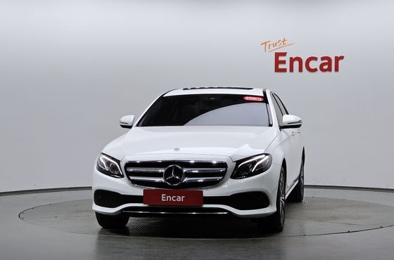 Mercedes-Benz E-Class E220d Avantgarde — пробег 48 988 км — фото 3 из 5