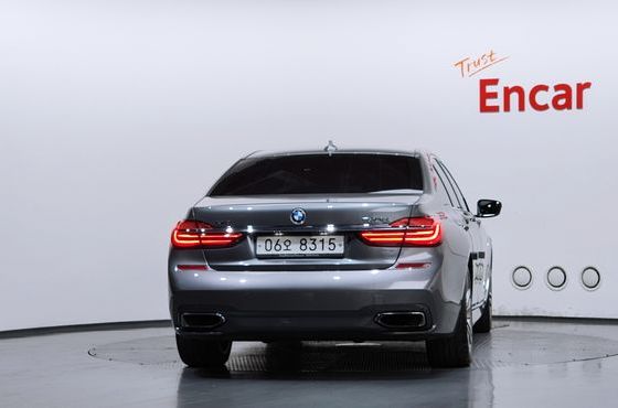 BMW 7-Series 730d xDrive M Sport — пробег 181 748 км — фото 4 из 5