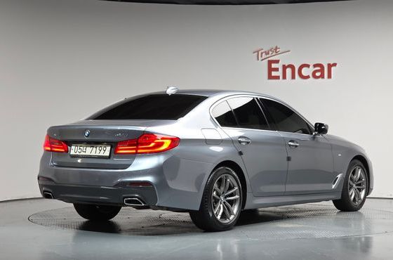 BMW 5-Series 530i xDrive M Sport Package Plus — пробег 54 480 км — фото 2 из 5