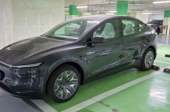Tesla Model Y L Long Range AWD — пробег 10 км — фото 1 из 5