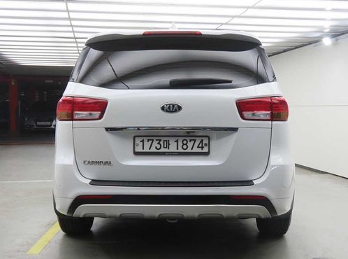 Kia Carnival 9-seater Luxury — пробег 181 000 км — фото 3 из 5