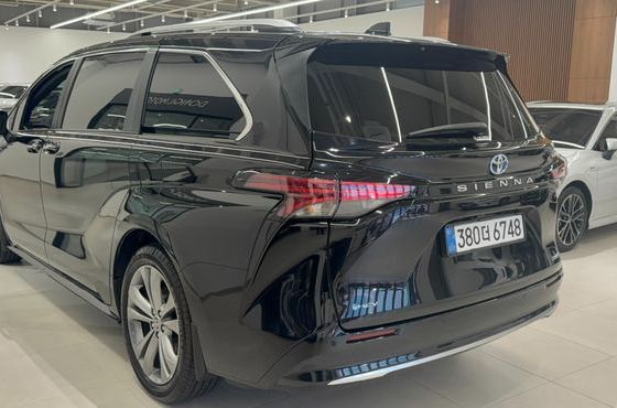Toyota Sienna 2.5 Hybrid 2WD — пробег 9 345 км — фото 3 из 5
