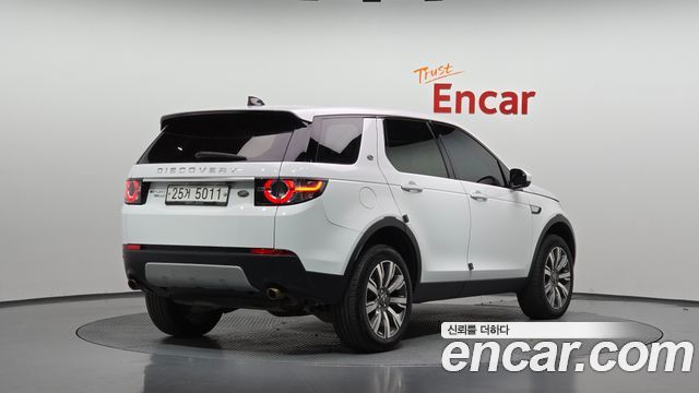 Land Rover Discovery Sport 2.0 TD4 HSE Luxury — пробег 94 269 км — фото 2 из 5