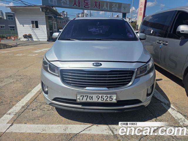 Kia Carnival 11-seater Prestige — пробег 280 000 км — фото 1 из 5