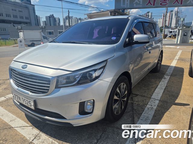 Kia Carnival 11-seater Prestige — пробег 280 000 км — фото 2 из 5