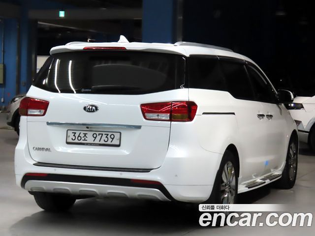 Kia Carnival из Кореи Encar