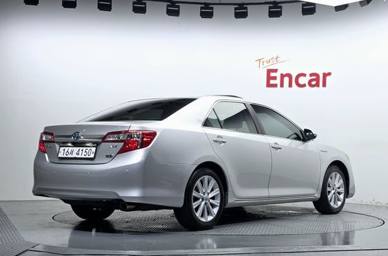 Toyota Camry Hybrid XLE — пробег 122 173 км — фото 2 из 5