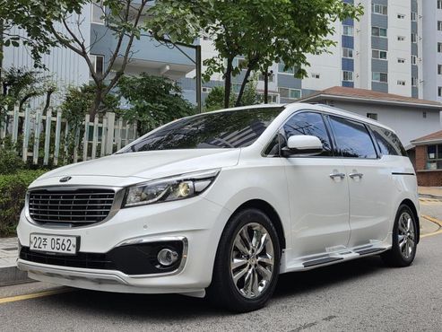 Kia Carnival 9-seater Prestige — пробег 130 681 км — фото 1 из 5