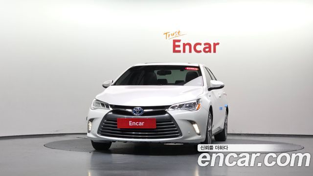 Toyota Camry Hybrid XLE — пробег 133 911 км — фото 3 из 5