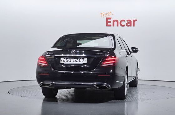 Mercedes-Benz E-Class E300 4MATIC Exclusive Standard — пробег 155 258 км — фото 4 из 5