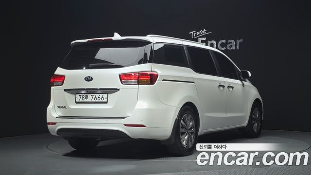 Kia Carnival 11-seater Prestige — пробег 145 937 км — фото 2 из 5