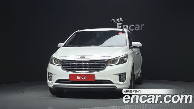 Kia Carnival 11-seater Prestige — пробег 145 937 км — фото 3 из 5