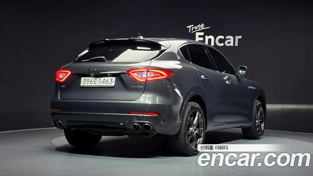Maserati Levante из Кореи Encar