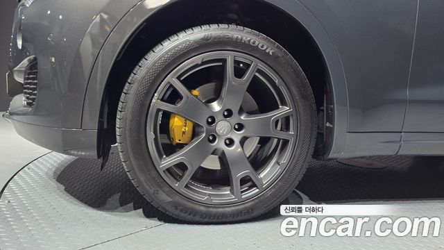 Maserati Levante из Кореи Encar
