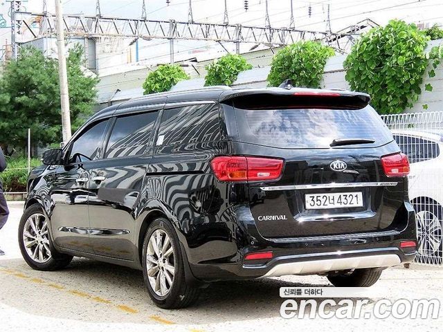Kia Carnival из Кореи Encar