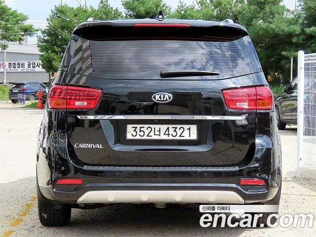 Kia Carnival из Кореи Encar