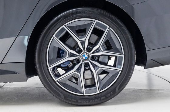 BMW 5-Series 520i M Sport — пробег 18 226 км — фото 5 из 5