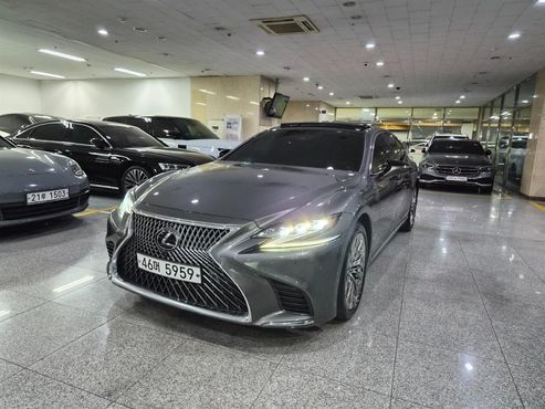 Lexus LS 3.5 Luxury AWD — пробег 155 690 км — фото 1 из 5