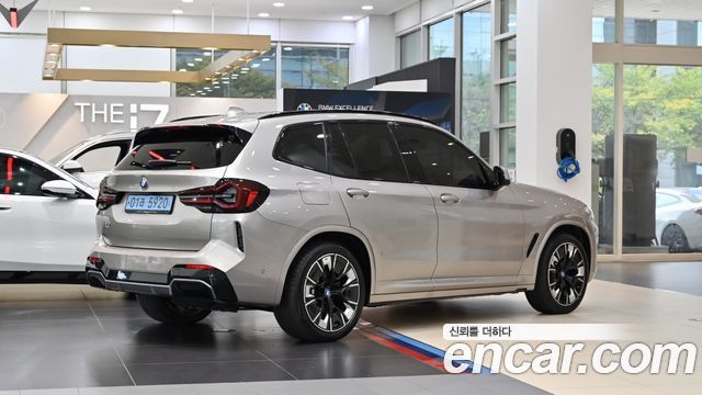 BMW iX3 M Sports — пробег 32 266 км — фото 2 из 5