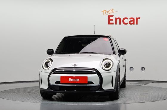 Mini Cooper 5Door Classic Third Generation — пробег 9 918 км — фото 3 из 5