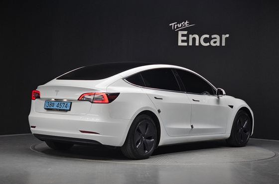 Tesla Model 3 Standard Range Plue RWD — пробег 70 034 км — фото 2 из 5