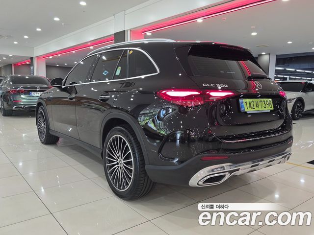 Mercedes-Benz GLC-Class GLC300 4MATIC AMG Line — пробег 1 924 км — фото 2 из 5