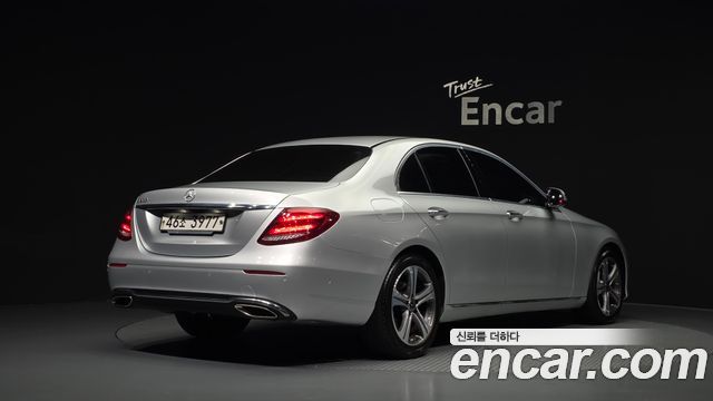 Mercedes-Benz E-Class из Кореи Encar
