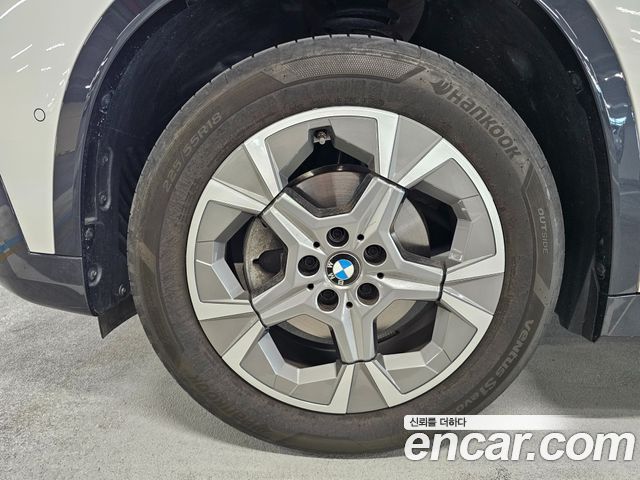 BMW X1 sDrive 20i xLine — пробег 16 887 км — фото 5 из 5