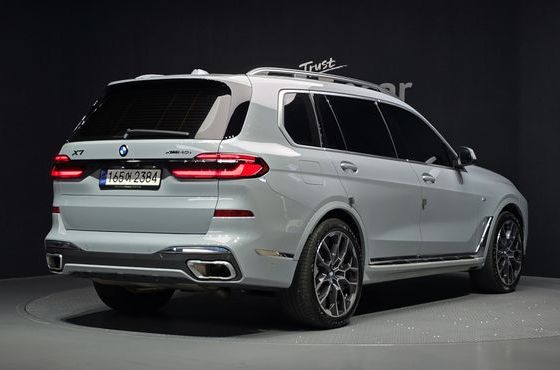 BMW X7 xDrive 40i M Sport 7STR — пробег 38 525 км — фото 2 из 5