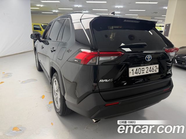 Toyota RAV4 2.5 2WD Hybrid — пробег 106 415 км — фото 3 из 5