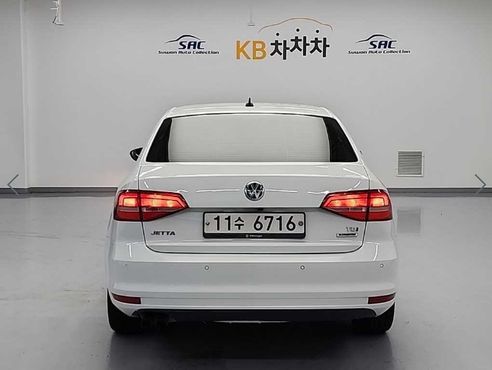 Volkswagen Jetta 2.0 TDI BlueMotion 6th — пробег 127 892 км — фото 3 из 5