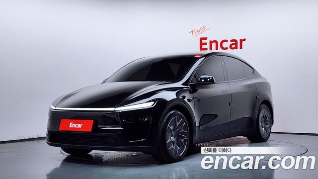 Tesla Model Y L Long Range AWD — пробег 7 599 км — фото 1 из 5