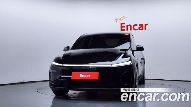 Tesla Model Y L Long Range AWD — пробег 7 599 км — фото 3 из 5