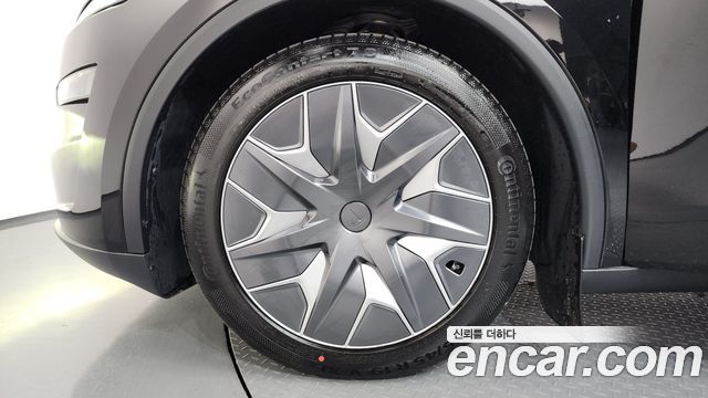 Tesla Model Y L Long Range AWD — пробег 7 599 км — фото 5 из 5