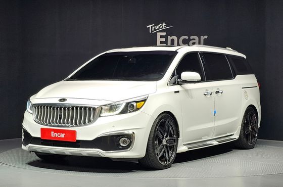 Kia Carnival Gasoline 7-seater Limousine President — пробег 178 276 км — фото 1 из 5
