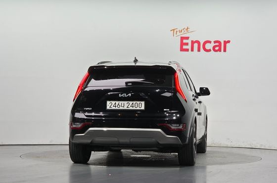 Kia Niro Prestige — пробег 31 921 км — фото 4 из 5