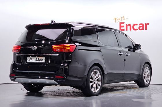 Kia Carnival 9-Seater Noblesse Special — пробег 210 849 км — фото 2 из 5