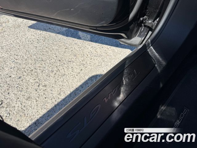 Porsche Taycan из Кореи Encar