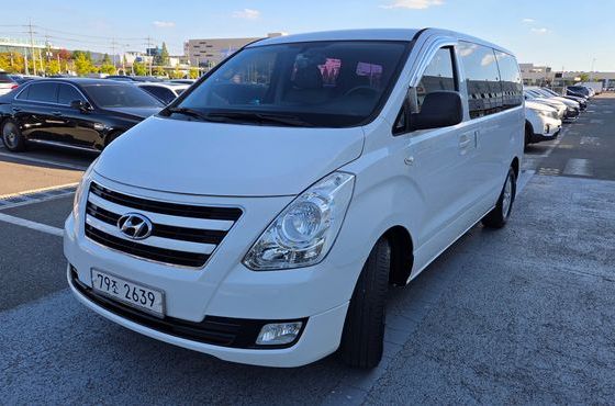 Hyundai Starex 12-Seater Wagon Smart — пробег 80 992 км — фото 1 из 5