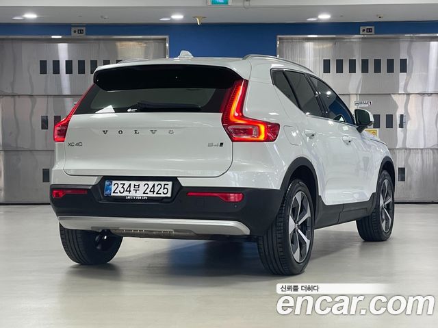 Volvo XC40 B4 Ultra Bright — пробег 18 653 км — фото 2 из 5