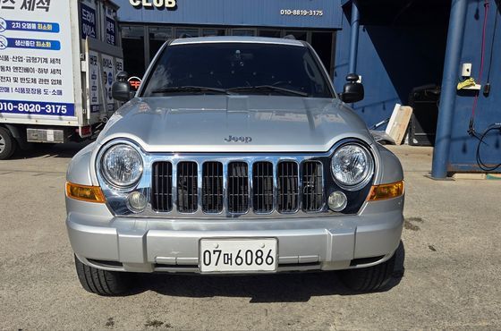 Jeep Cherokee 3.7 KJ — пробег 82 359 км — фото 1 из 5