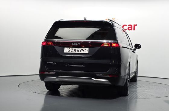Kia Carnival Gasoline 7-Seater Signature — пробег 71 237 км — фото 4 из 5