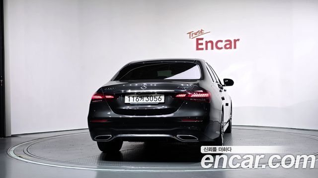 Mercedes-Benz E-Class E220d 4MATIC AMG Line — пробег 75 554 км — фото 4 из 5