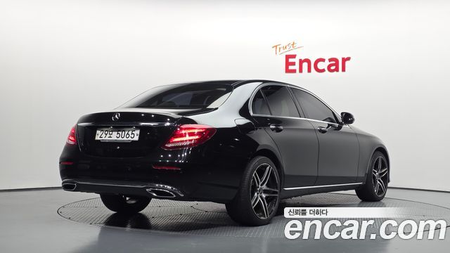 Mercedes-Benz E-Class из Кореи Encar