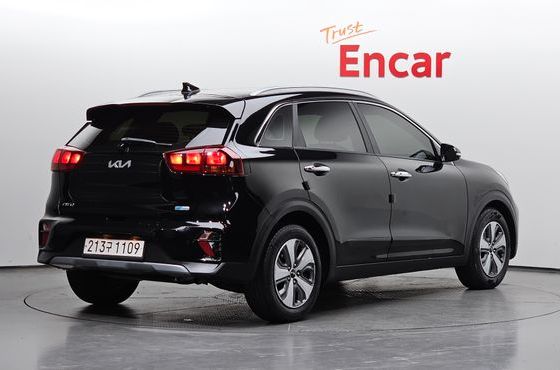 Kia Niro 1.6 HEV Trendy — пробег 99 040 км — фото 2 из 5