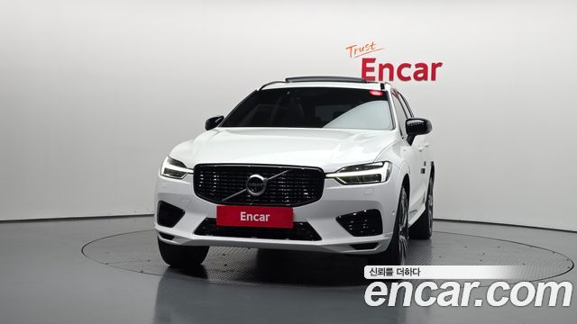 Volvo XC60 T8 R-Design — пробег 77 939 км — фото 3 из 5