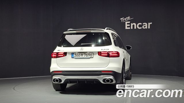 Mercedes-Benz GLB-Class AMG GLB35 4MATIC — пробег 10 584 км — фото 4 из 5