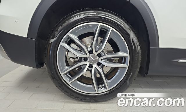Mercedes-Benz GLB-Class AMG GLB35 4MATIC — пробег 10 584 км — фото 5 из 5