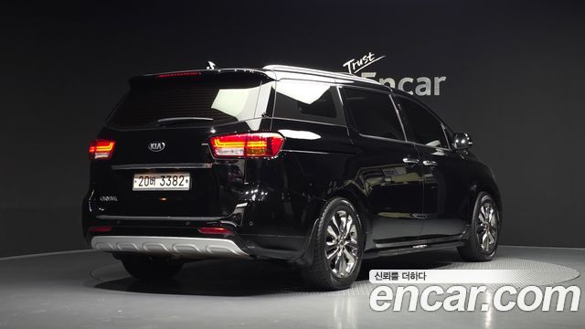 Kia Carnival из Кореи Encar