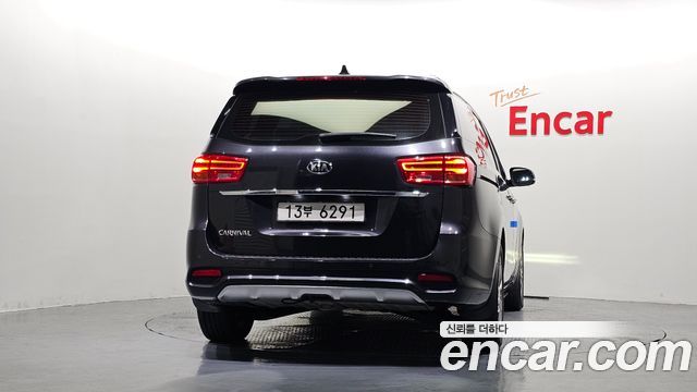 Kia Carnival из Кореи Encar